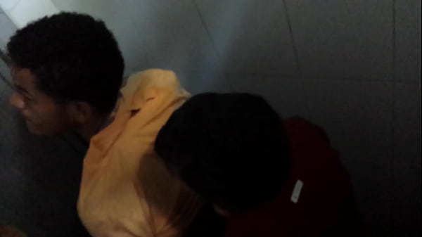Pillados en baño de Ingeniería UC VALENCIA VENEZUELA