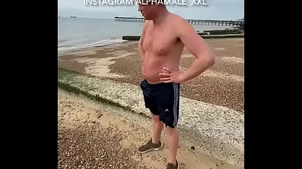 Pissing in Public with Girlfriend