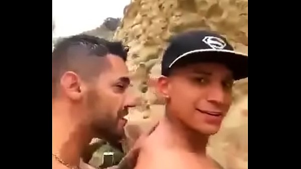 sexo gay nas pedras