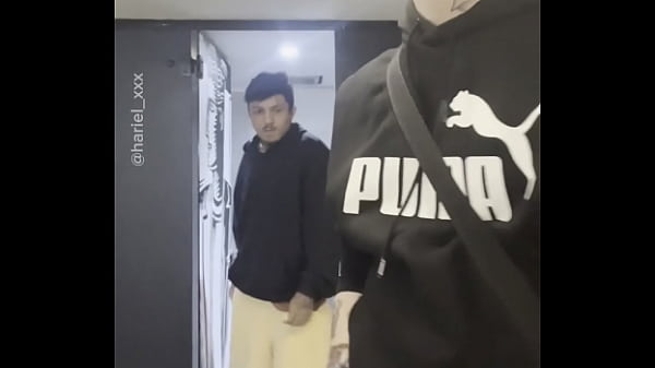 ME MAMOU E METEU NO PELO NO BANHEIRO DO CINEMA