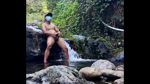 山泉野玩天体裸露玩屌射精喷泉激射