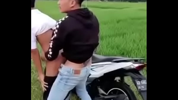 Nắc nhau ngoài ruộng part 2